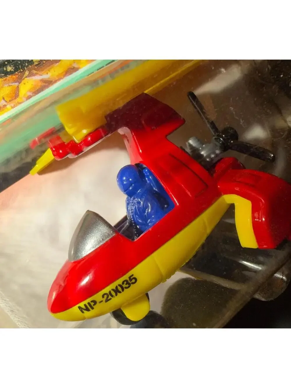 Matchbox Aero Junior 1999 Series 19 Diecast Toy New Sealed Red Yellow #95